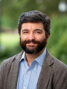 Headshot of Tom Lippincott.